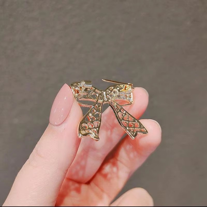 Punk Girl Brooch 2025 Fashiona - огляд і ціна Women'S Accessories Manufacturers